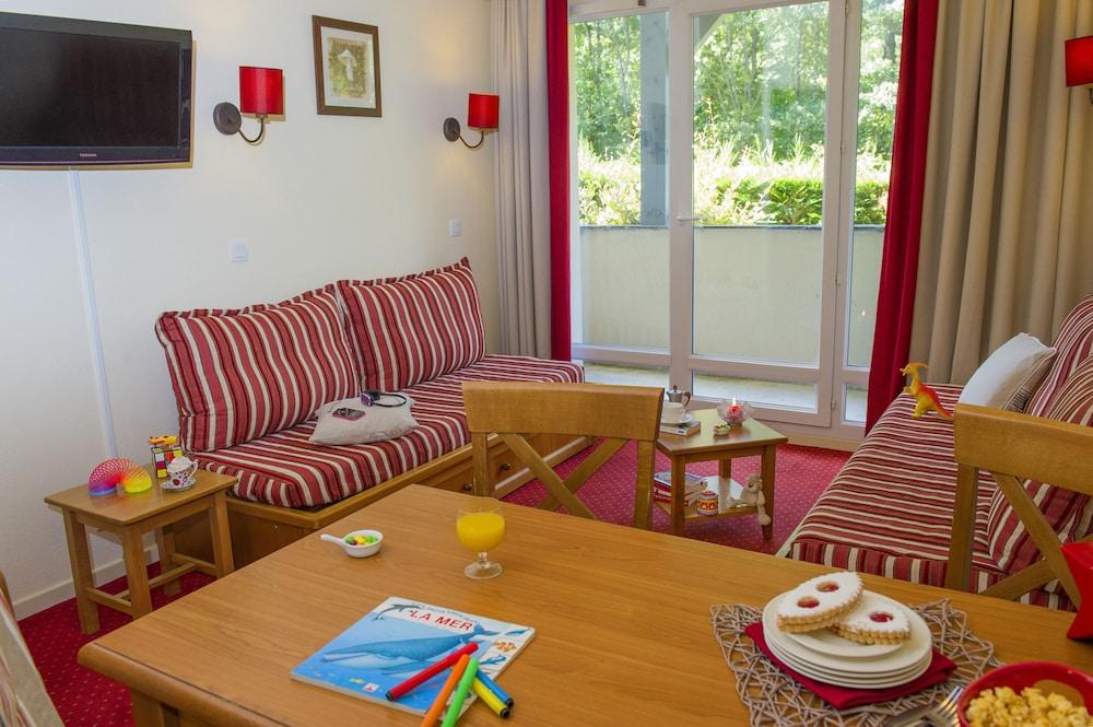 סן-לארי-סולאן Residence Pierre & Vacances Les Rives De L'Aure מראה חיצוני תמונה
